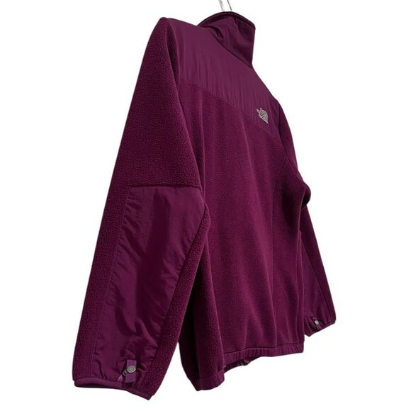 The North Face Berry Classic Fleece Jacket, Girls size 18 (women’s small) - Picture 3 of 9